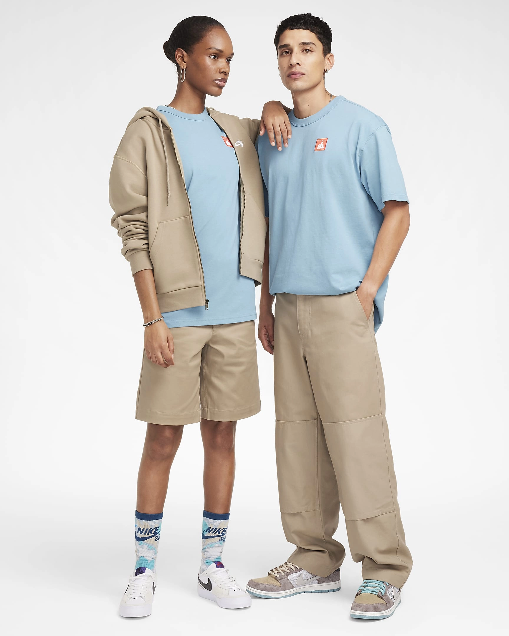 Nike SB Skate T-Shirt: Rul banen med stil – et stykke skateboarding-kunst for din krop.