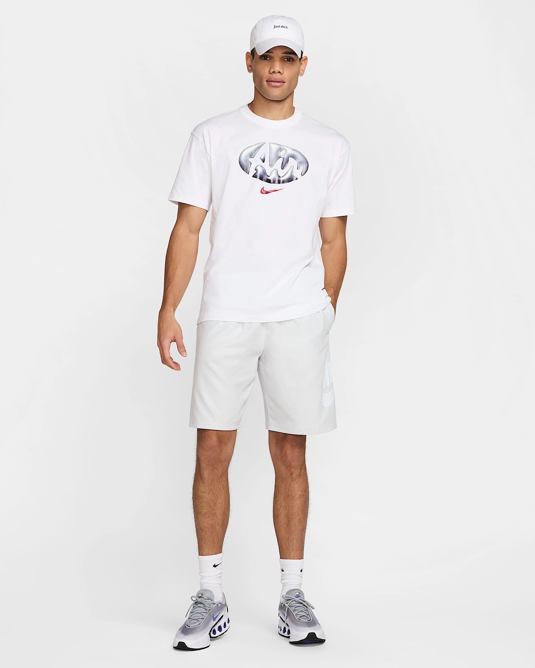 Nike Sportswear Max90 T-shirt til mænd: Ultimativ komfort og stil, en klassiker du ikke må gå glip af.