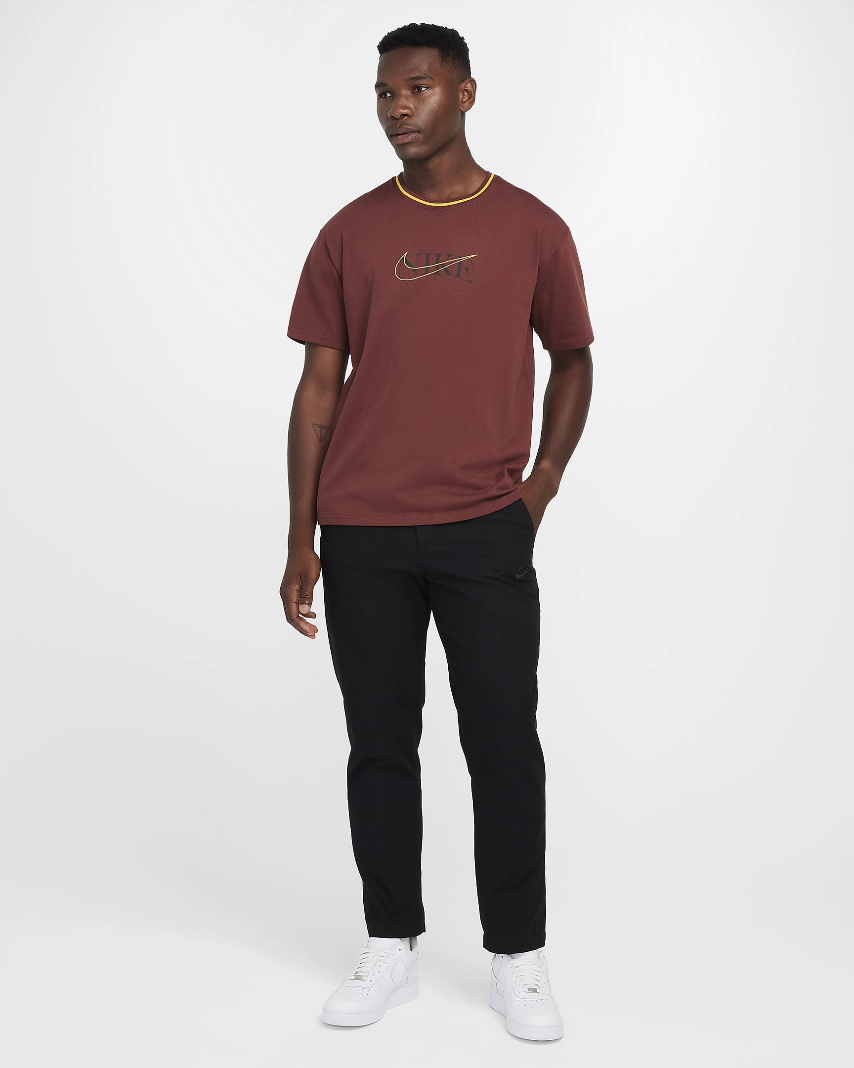 Nike Sportswear Max90 T-Shirt: Ultimativ Komfort og Stil. En Klassiker, Genopfundet!